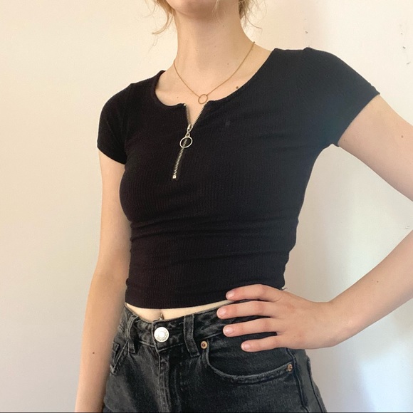 Garage Black Tee with Quarter Length Zipper XS - Picture 2 of 6